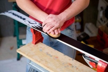 come-sciolinare-gli-sci_6cebda7414ce1eb8e5759e39e365395e